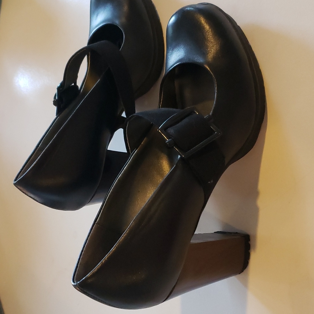 Kenneth Cole Reaction HEELS